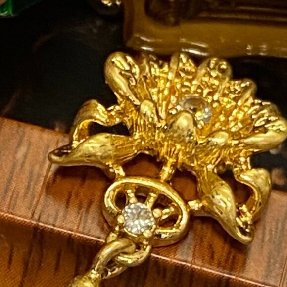 Large Round Shell Slice Victorian Earrings - Picture 3 of 4